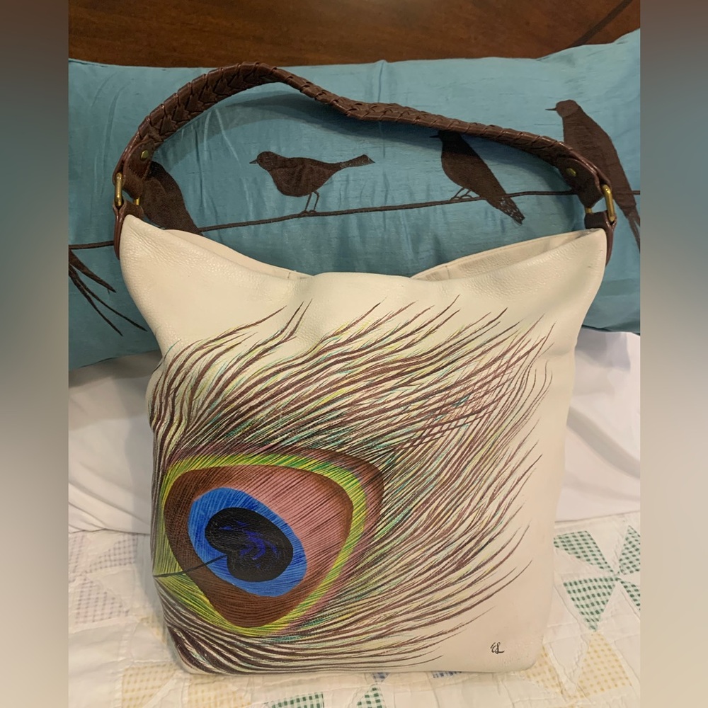 Very Rare Find! Elliott Lucca Peacock Feather Design Cream Bag.  Arm Candy! - Picture 3 of 17